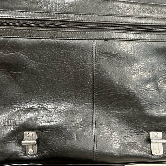 Beautiful Black Leather Kenneth Cole Brief/Laptop Case - Picture 4 of 9